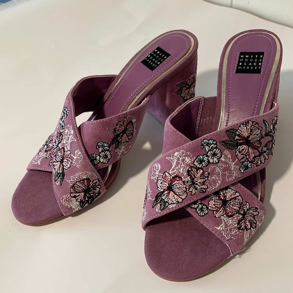 Whitehouse Blackmarket size 7 lavender floral print